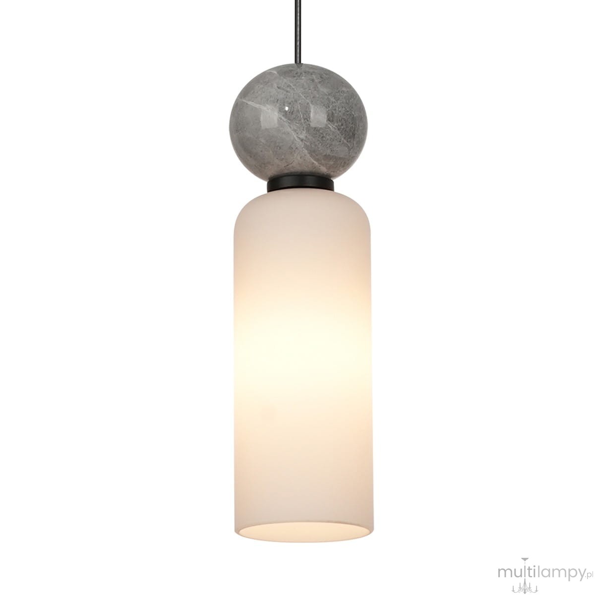 Lampa wisząca Santos z oprawą w kolorze czarnym, z przezroczystym kloszem w kształcie cylindrycznym i dekoracyjną kulą w odcieniu szarości. Produkt zawieszony na cienkim, czarnym przewodzie, idealny do nowoczesnych wnętrz.