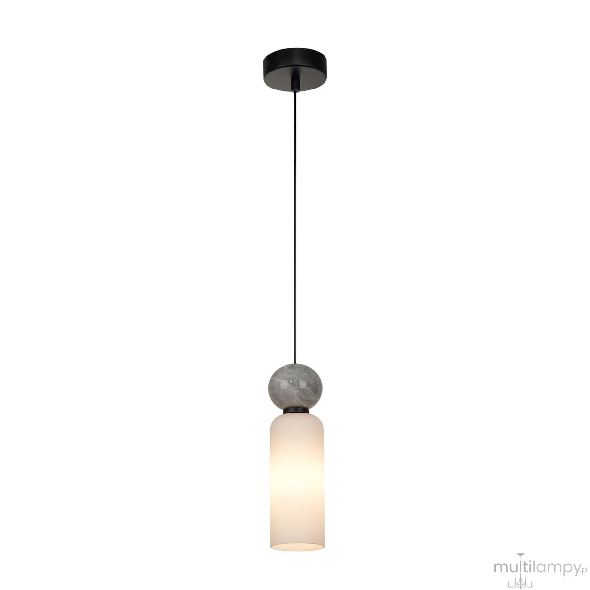 Lampa wisząca Santos 1xG9 w kolorze czarnym z białym kloszem. Okrągła podstawa z betonu, powleczona czarnym kablem. Klosz w formie cylindrycznej, matowy, zawieszony w centralnej pozycji. Tło białe, proste. Idealna do nowoczesnych wnętrz.