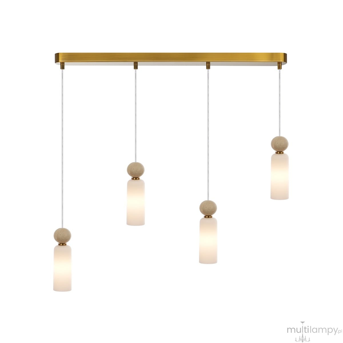 Lampa wisząca Santos w kolorze mosiądzu z czterema szklanymi kloszami w białym odcieniu, zawieszona na cienkich, białych linkach. Klosze mają okrągłe, drewniane elementy na górze, całość zamocowana na prostokątnej podstawie.