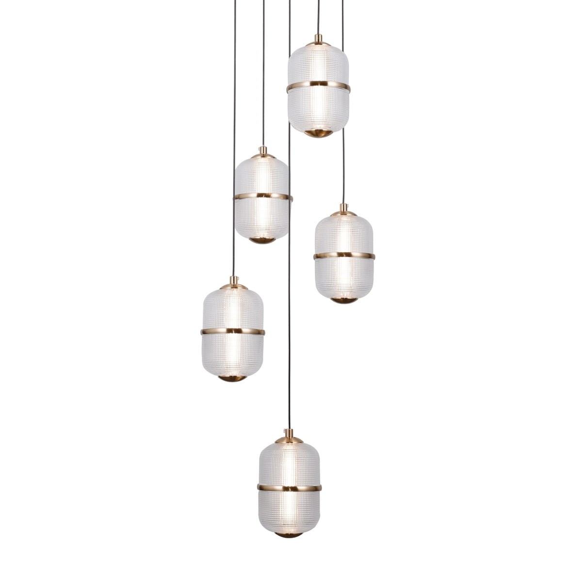 Lampa wisząca Alani z pięcioma kloszami LED, oświetlenie w kolorze złotym, zawieszone na cienkich, czarnych linkach. Klosze mają teksturowaną białą powierzchnię z złotymi akcentami. Idealna do nowoczesnych wnętrz.