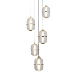 Lampa wisząca Alani z pięcioma źródłami LED (28W) w czarno-złotej kolorystyce. Szklane klosze w kształcie cylindrów, zawieszone na cienkich linkach. Oświetlenie w nowoczesnym stylu, idealne do aranżacji wnętrz.