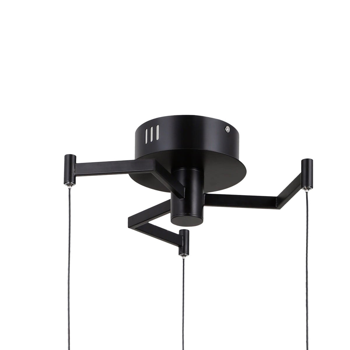 Lampa wisząca Fuente z trzema źródłami LED 15W, w kolorze czarnym. Konstrukcja z metalowych ramion, zawieszona na cienkich przewodach. Okrągła podsufitka z wentylacją, minimalistyczny design. Idealna do nowoczesnych wnętrz.