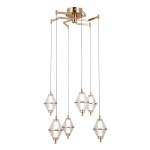 Lampa wisząca Fuente z sześcioma kloszami LED 30W w złotym kolorze, o diamentowym kształcie, zawieszona na cienkich linkach. Klosze wykonane z przezroczystego szkła z wzorem, montowane na metalowej konstrukcji.