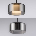 Lampa wisząca LED Rika 6W w kolorze czarnym, dymione szkło, okrągły klosz. Ujęcie z przodu, z widocznym źródłem światła w środku. Klosz ma gładką, błyszczącą powierzchnię, zawieszony na cienkim przewodzie.
