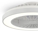 Plafon Kleo z wentylatorem i pilotem, LED 48 cm, 36W + 15W CCT w kolorze białym. Okrągła konstrukcja z widocznymi żebrami wentylatora, zintegrowanym oświetleniem LED, zamontowany na suficie.