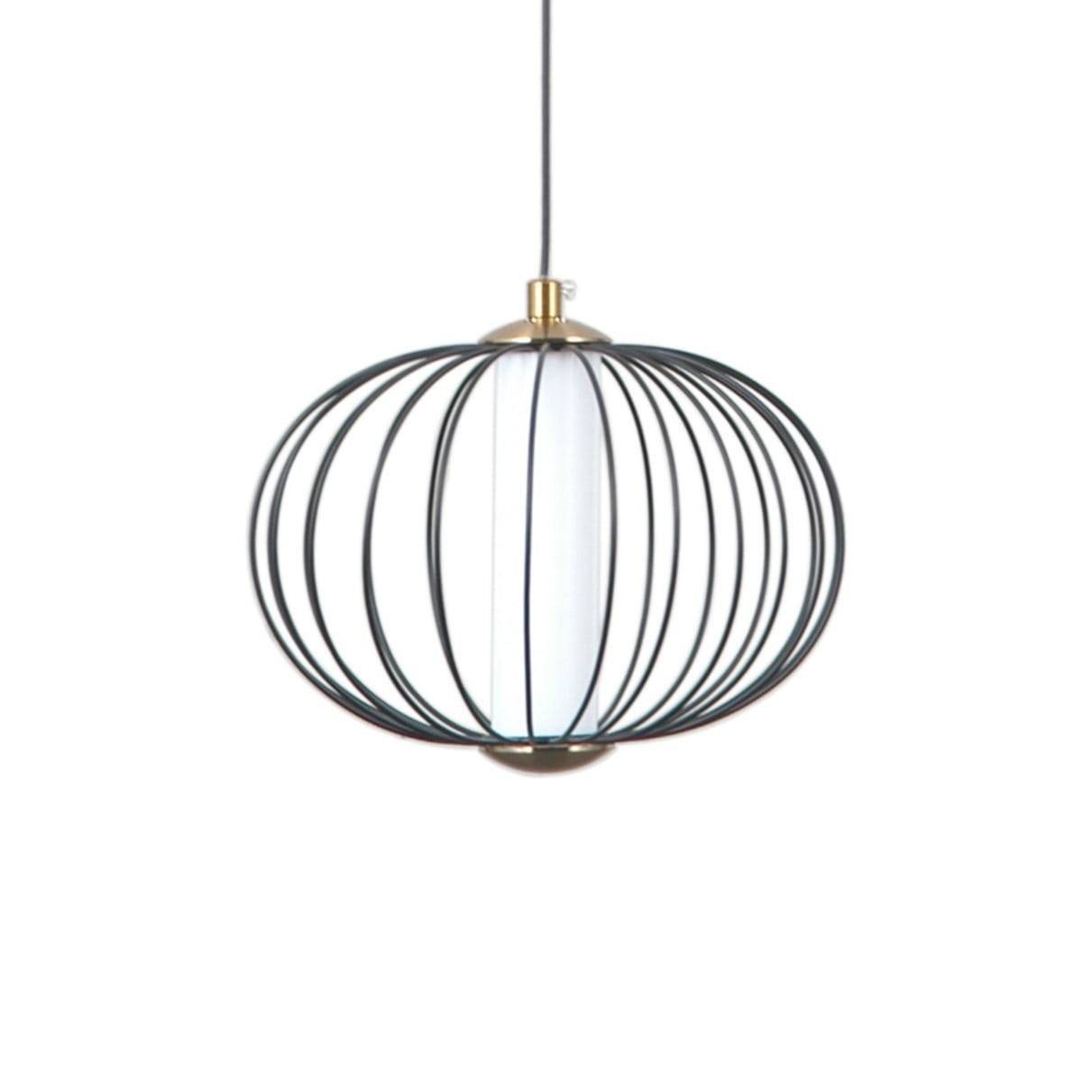 Lampa wisząca Rabel 1xLED 5W w kolorze czarnym, z metalowym kloszem w formie ażurowej konstrukcji, z białym elementem wewnętrznym. Ujęcie z przodu, zawieszona na cienkim przewodzie. Wysoka estetyka minimalistyczna.