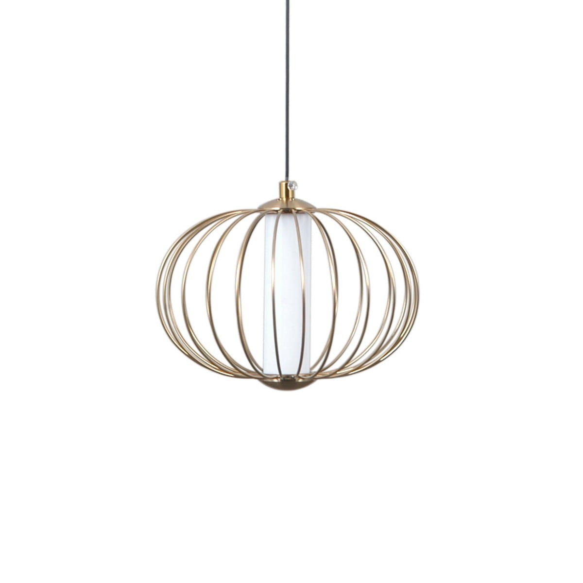 Lampa wisząca Rabel 1xLED 5W w złotym kolorze, o okrągłym kształcie z metalowym stelażem w formie siatki. Wewnątrz znajduje się biały klosz, zawieszona na cienkim przewodzie. Proste tło podkreśla elegancki design lampy.