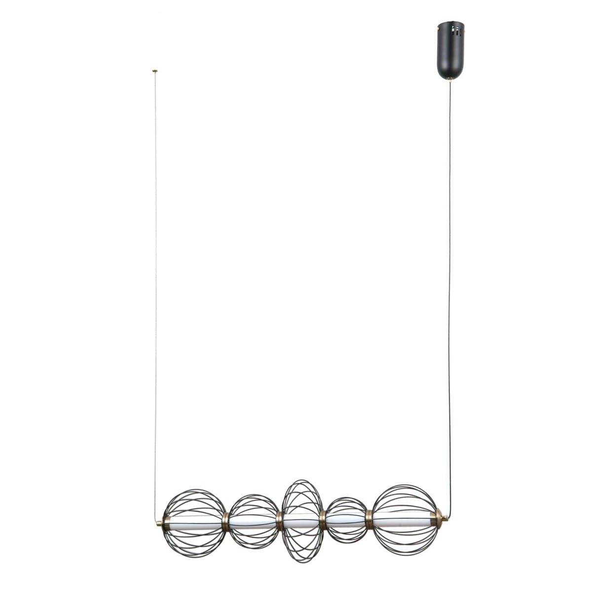 Lampa wisząca Rabel 5xLED 18W w kolorze czarnym, z metalowymi, okrągłymi kloszami w formie siatki, zawieszona na cienkim przewodzie. Klosze różnej wielkości, w układzie poziomym, z montażem sufitowym. Białe tło podkreśla nowoczesny design.