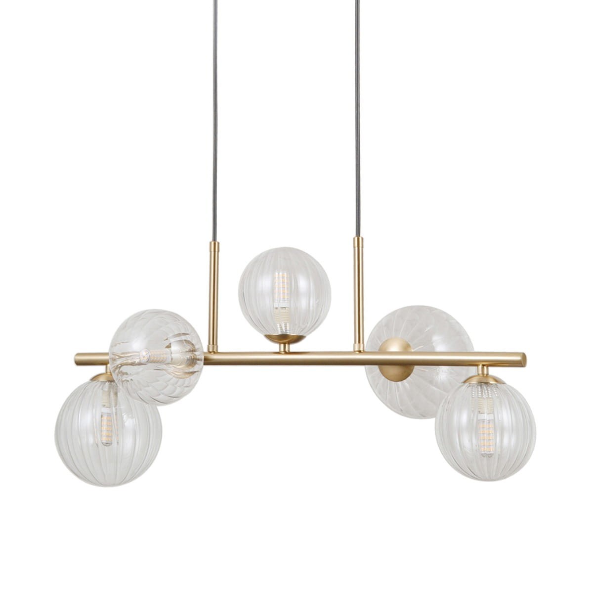 Lampa wisząca Toledo w złotym kolorze, z pięcioma szklanymi kloszami w kształcie kul, zawieszona na dwóch cienkich linkach. Klosze mają teksturowaną powierzchnię, a całość osadzona na poziomej rurze. Idealna do nowoczesnych wnętrz.