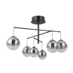 Lampa sufitowa Velada z sześcioma kulistymi kloszami w kolorze srebrnym, zawieszona na czarnym stelażu, z pięcioma przewodami. Klosze mają błyszczącą powierzchnię, a całość ma nowoczesny design. Idealna do nowoczesnych wnętrz.