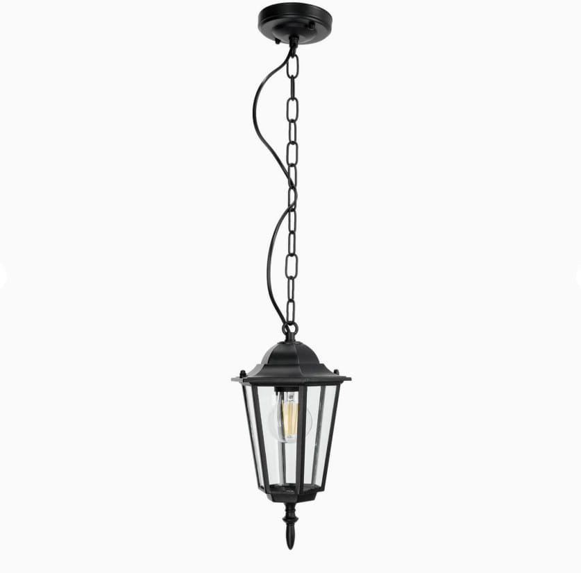 Czarna lampa wisząca ogrodowa Victoria o 1 punkcie świetlnym. Posiada metalową konstrukcję z przezroczystymi ściankami, zawieszona na łańcuchu. Klasyczny kształt z lekko spiczastym dachem, idealna do użytku na zewnątrz.