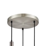Lampa wisząca Penzi 3xE27 w kolorze srebrnym, z okrągłym, matowym metalowym uchwytem i trzema czarnymi przewodami. Kąt ujęcia z dołu, ukazujący detal montażu. Prosta konstrukcja, idealna do nowoczesnych wnętrz.