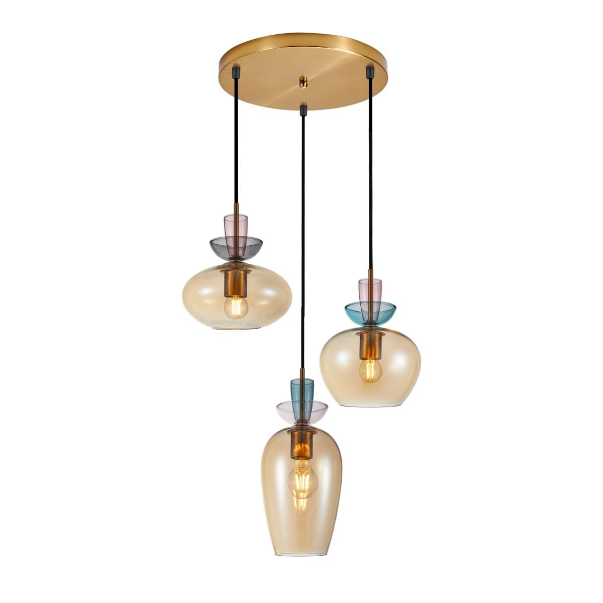 Lampa wisząca Fanda 3xE27 w kolorze złotym z bursztynowymi kloszami. Trzy różne kształty szklanych kloszy, zawieszone na czarnych przewodach. Okrągła, złota podsufitka. Zastosowanie: oświetlenie wnętrz, nowoczesny design.