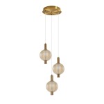 Lampa wisząca Lenti z trzema kulistymi kloszami w kolorze bursztynowym, z metalowymi detalami w odcieniu złotym. Klosze mają teksturowaną powierzchnię, zawieszone na cienkich linkach z sufitem w kolorze złotym. Wbudowane źródła światła LED 18W.