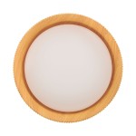 Lampa sufitowa LED Frill 21W, okrągła, z białym matowym kloszem i drewnianą ramą w kolorze jasnego drewna. Ujęcie z góry, pokazujące szczegóły krawędzi z dekoracyjnym wzorem. Temperatura barwowa 3000K.
