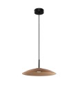 Czarna lampa wisząca Peca z brązowym kloszem, z pojedynczym źródłem światła LED 12W. Produkt zawieszony na cienkim przewodzie, z okrągłym mocowaniem sufitowym. Klosz w kształcie talerza, lekko wypukły, z centralnym otworem.