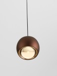 Lima lampa wisząca 1xLED 13W w brązowej obudowie, o okrągłym kształcie i metalicznej wykończeniu. Zawieszona na czarnym przewodzie, z widoczną złotą osłoną klosza, oferuje nowoczesny wygląd i eleganckie oświetlenie.