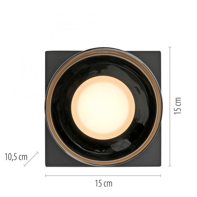 Lampa sufitowa LED Rika 4,5W w czarnym, dymionym wykończeniu. Okrągła oprawa z białym źródłem światła, umieszczona na kwadratowej podstawie. Wymiary: 15 cm x 15 cm, wysokość 10,5 cm. Idealna do nowoczesnych wnętrz.