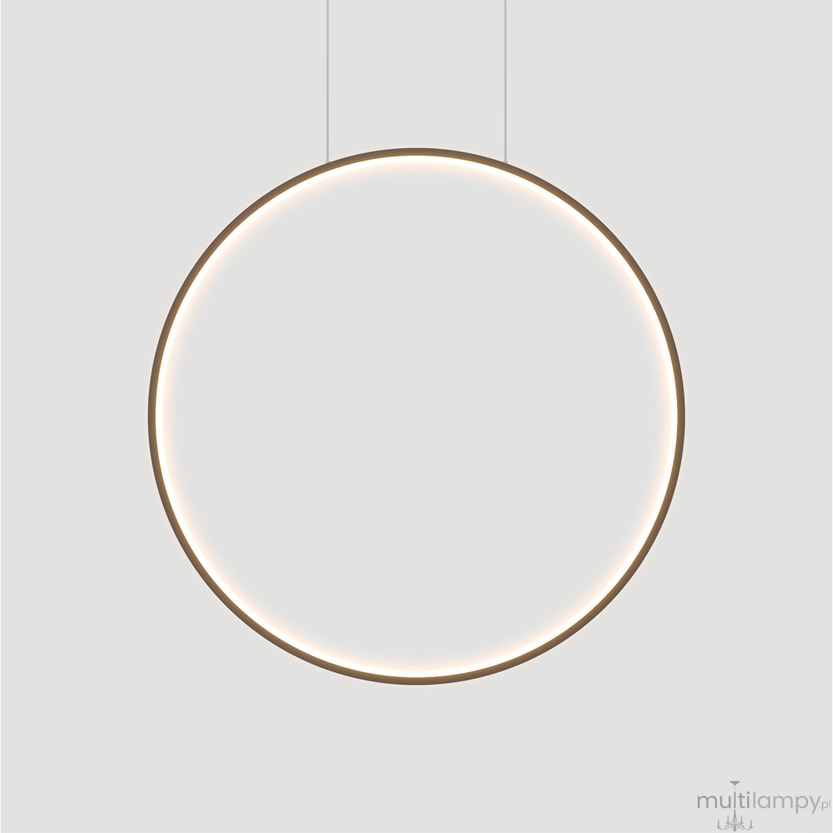 Lampa wisząca LED w kształcie okręgu o średnicy 90 cm, czarna, z wbudowanym źródłem światła 50W. Zawieszona na cienkich linkach, emituje ciepłe i zimne światło (CCT), idealna do nowoczesnych wnętrz.