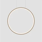Lampa wisząca LED w kształcie okręgu o średnicy 90 cm, czarna, z wbudowanym źródłem światła 50W. Zawieszona na cienkich linkach, emituje ciepłe i zimne światło (CCT), idealna do nowoczesnych wnętrz.
