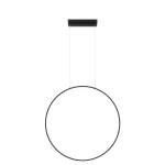Lampa wisząca LED D90 o mocy 50W, kolor czarny, w kształcie dużego okręgu. Zawieszona na cienkich linkach, z eleganckim, minimalistycznym designem. Ochrona IP44, co czyni ją odpowiednią do wilgotnych pomieszczeń.