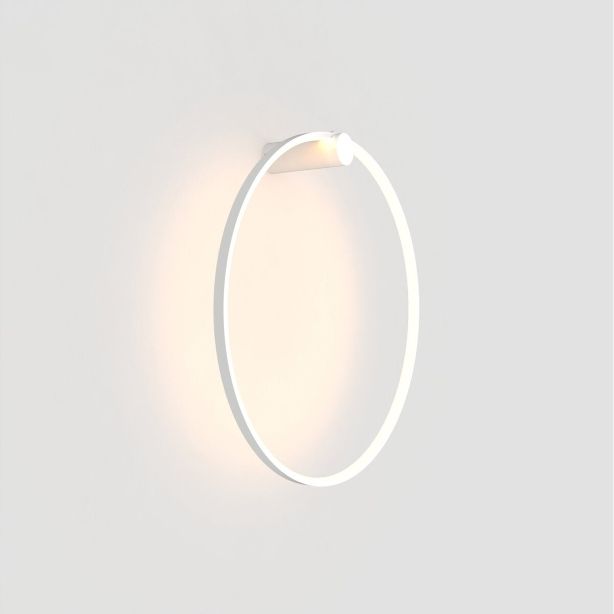 Kinkiet LED Mirror D60 w kształcie okręgu, biały, zamontowany na ścianie. Posiada źródło światła o mocy 35W i klasie ochrony IP44. Minimalistyczny design z delikatnym podświetleniem.