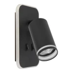 Kinkiet Pipe Ring w kolorze czarnym z oprawą na jedną żarówkę GU10. Okrągła lampa z aluminiową obudową, z dwiema przełącznikami na ścianie. Ujęcie z boku, pokazujące kąt regulacji źródła światła. Idealny do nowoczesnych wnętrz.