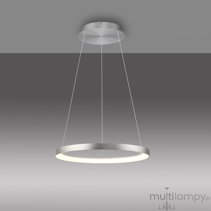 Lampa wisząca LED Hoop w kształcie koła, wykonana z aluminium. Wyposażona w źródło światła o mocy 37W i barwie 3000K. Zawieszona na cienkich linkach, z sufitowym mocowaniem, prezentuje minimalistyczny design.