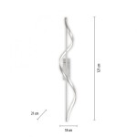 Lampa sufitowa Q-swing LED 24W CCT w kolorze nikiel satyna, o wymiarach 121 cm wysokości, 21 cm szerokości i 18 cm głębokości. Posiada nowoczesny, falisty kształt oraz możliwość zdalnego sterowania pilotem.