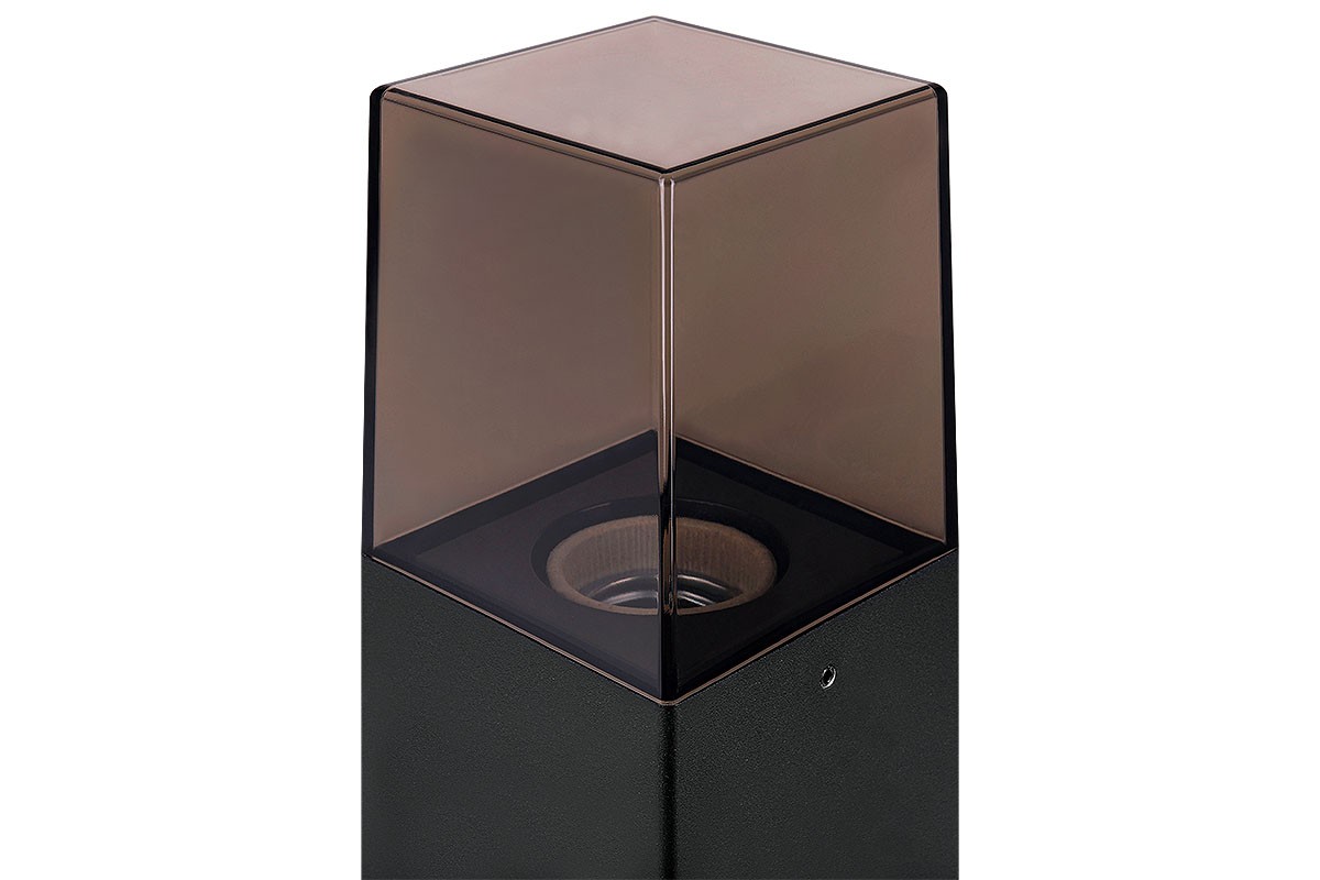 Lampa stojąca ogrodowa Denver H60 w kolorze czarnym, z prostokątną podstawą i przezroczystym kloszem o szklanym wyglądzie. Widoczne gniazdo E27 w dolnej części, umieszczone w stabilnej konstrukcji. Ujęcie z góry, ukazujące detal klosza.