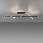 Lampa sufitowa Q-swing LED 24W CCT w kolorze antracytowym z miedzianymi akcentami, o falistym kształcie. Zawieszona na prostokątnej podstawie, emitująca światło w górę i w dół. Zdalne sterowanie za pomocą pilota.