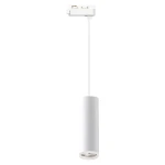 Lampa wisząca Track Pipe Ring w kolorze białym, z metalowym korpusem w kształcie cylindrycznym. Posiada pojedynczy gwint GU10. Zawieszona na cienkim przewodzie, z widocznym uchwytem do montażu na szynie.