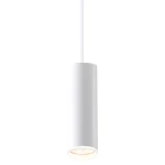 Biała lampa wisząca Track Pipe Ring o cylindrycznym kształcie, przeznaczona do systemu szynowego, z gniazdem na żarówkę GU10. Produkt powieszony na cienkim, białym kablu, o matowej powierzchni.