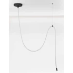 Cura lampa wisząca 1xLED 33W w kolorze czarnym, z białym kablem, zawieszona na suficie. Kształt minimalistyczny, z okrągłym mocowaniem sufitowym. Kabel opada swobodnie, tworząc efektowną linię. Tło proste, białe.