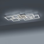 Lampa sufitowa Q-inigo LED 52W w kolorze niklu satynowego, z pilotem. Posiada nowoczesny design z geometrycznymi, prostokątnymi ramkami, zamontowana na suficie w układzie asymetrycznym, zapewnia równomierne oświetlenie.