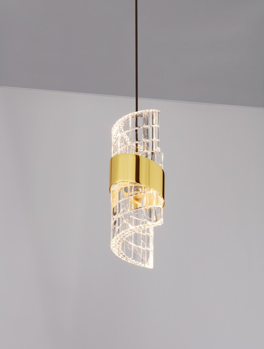 Lampa wisząca Paita 1xLED 9W w kolorze czarnym. Okrągła podstawa z metalicznym wykończeniem, szklany klosz w kształcie spirali. Zawieszona na cienkim kabelku, w tle gładka, jasna ściana. Idealna do nowoczesnych wnętrz.