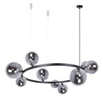 Lampa wisząca Bolero w kolorze czarnym i grafitowym, z dziewięcioma kulistymi kloszami, zawieszona na cienkich przewodach. Okrągła konstrukcja z metalowym ramieniem, elegancki design, idealna do nowoczesnych wnętrz.
