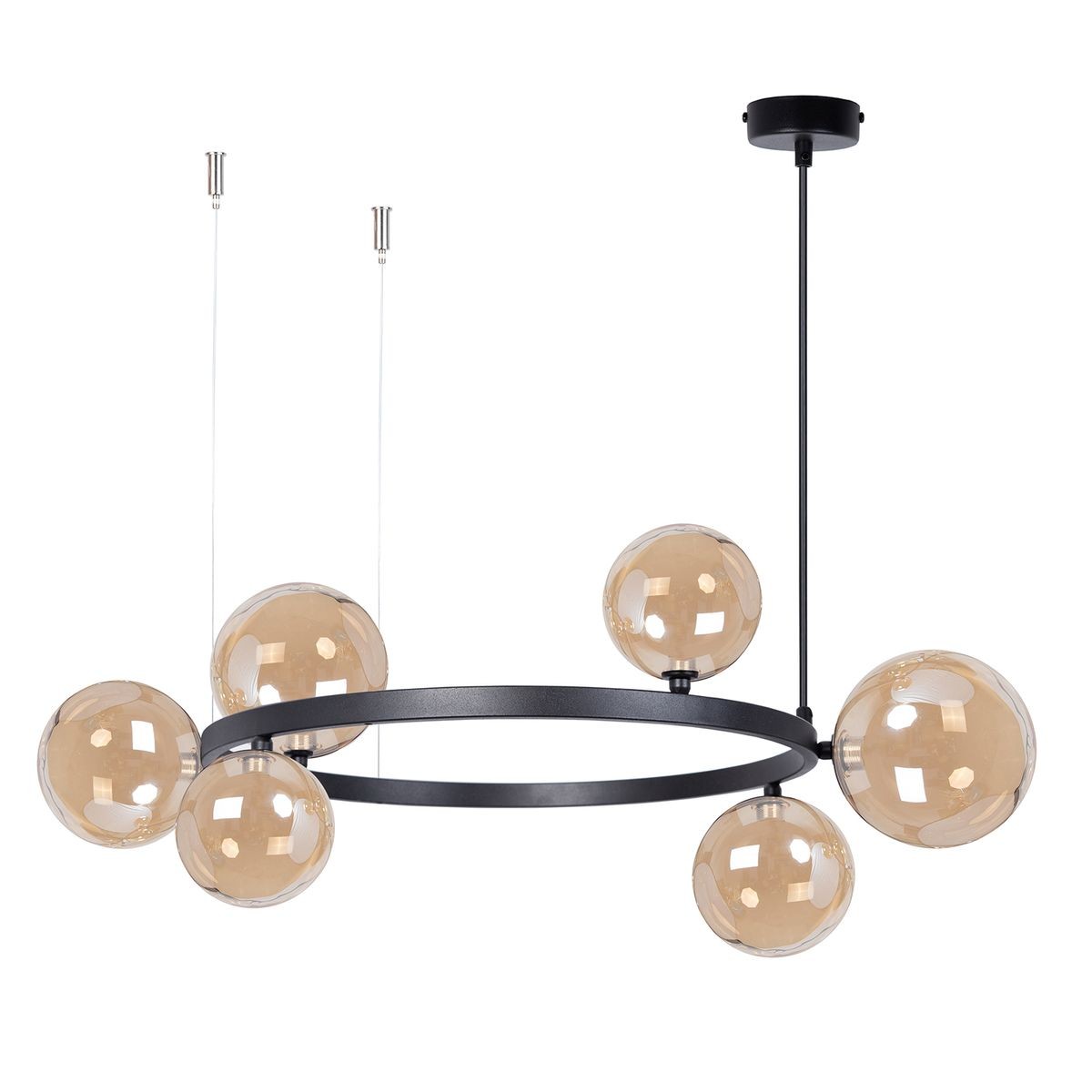 Lampa wisząca Bolero z sześcioma kulistymi kloszami w bursztynowym kolorze, zawieszona na czarnym metalowym stelażu. Klosze mają przezroczystą krawędź, a całość montowana na długim przewodzie. Ujęcie frontalne, z widoczną podstawą i mocowaniami.