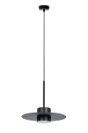 Lampa wisząca Charlie M z jednym źródłem światła GX53, w kolorze czarnym. Okrągła, metalowa podstawa z matowym wykończeniem, zamocowana na długim przewodzie. Prosta, nowoczesna forma, zawieszona na białym tle.