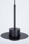 Lampa wisząca Charlie S w kolorze czarnym, z jedną oprawą GX53. Posiada okrągły, płaski klosz oraz cylindryczny uchwyt. Zdjęcie ukazuje lampę z przodu, zawieszoną na cienkim przewodzie, na jasnym tle.
