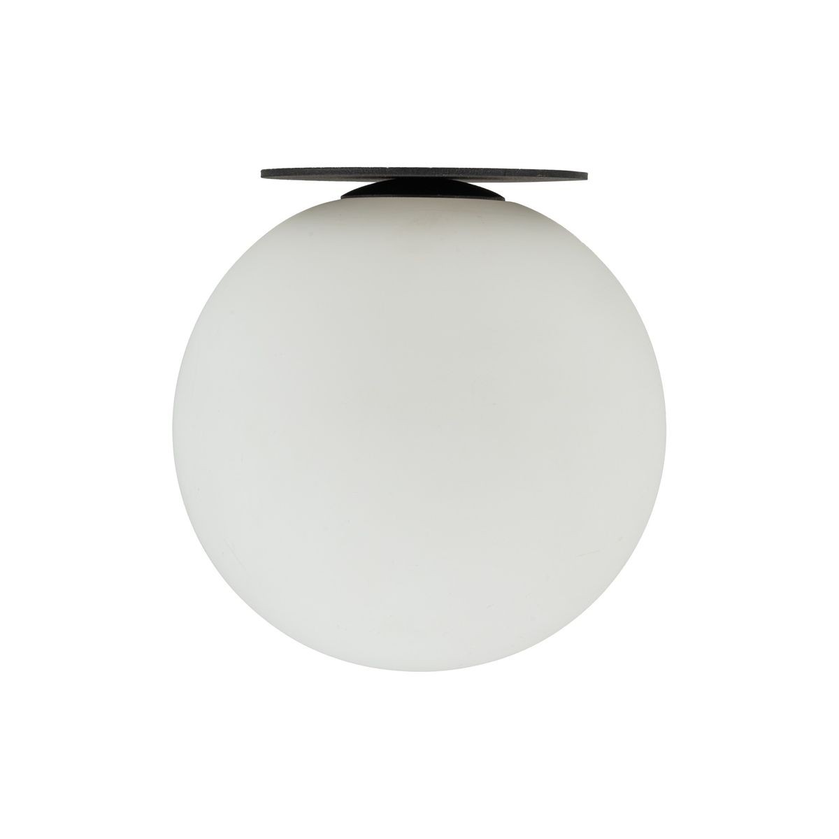 Lampa sufitowa podtynkowa Vox w kolorze czarnym z opalowym, okrągłym kloszem. Ujęcie frontalne, lampa zamontowana na suficie. Wykonana z matowego szkła i metalu, przewidziana do żarówki G9. Prosty, nowoczesny design.