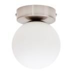 Lampa sufitowa Hotel Mood A w kolorze niklowym z białym, okrągłym kloszem. Montaż na suficie, widoczna jedna oprawa na żarówkę G9. Prosty design, idealna do nowoczesnych wnętrz, na białym tle.
