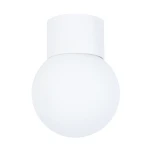 Lampa sufitowa Hotel Mood B z białym kloszem w kształcie kuli i prostokątną podstawą. Produkt zamontowany w pozycji wiszącej, wykonany z matowego materiału, przeznaczony do żarówki G9. Prosty design, idealny do nowoczesnych wnętrz.