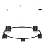 Lampa wisząca Kodo w kolorze czarnym z pięcioma źródłami światła GX53. Okrągła konstrukcja z metalowym stelażem, zawieszona na cienkich przewodach. Prosty design, idealna do nowoczesnych wnętrz.