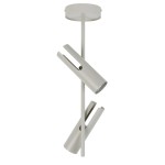 Lampa wisząca Leda w kolorze szaro-beżowym, wyposażona w dwa klosze GU10. Ujęcie z przodu, z podwieszeniem na okrągłym stropie. Klosze w formie cylindrów, skierowane w różnych kierunkach, z fakturą matową.