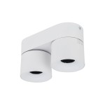 Lampa sufitowa Spark z dwoma reflektorami LED 20W w kolorze białym. Posiada zaokrąglone klosze z siatką wentylacyjną. Ujęcie z boku, produkt zamontowany na suficie, z eleganckim, minimalistycznym designem.