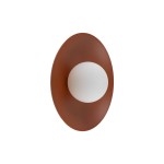 Kinkiet Slate 1xG9 w ceglastym kolorze, o owalnym kształcie. Posiada matową, brązową obudowę i białą, okrągłą klosz, montowany na ścianie. Idealny do nowoczesnych wnętrz.