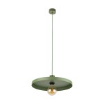 Lampa wisząca Sila D40 w kolorze zielonym, z metalowym, okrągłym kloszem i przezroczystą żarówką E27. Zawieszona na długim, zielonym przewodzie, w prostym, minimalistycznym stylu, idealna do nowoczesnych wnętrz.