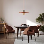 Lampa wisząca Sila D40 w kolorze brązowym ceglastym z metalowym, okrągłym kloszem, zawieszona nad okrągłym stołem. W tle widoczne są cztery krzesła i rośliny w donicach, na stole talerz z owocami.