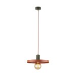 Lampa wisząca Sila D30 z oprawą w brązowym ceglastym kolorze, zawieszona na długim kablu. Posiada metalowy klosz w kształcie okręgu oraz miejsce na żarówkę E27. Tło białe, minimalistyczne.